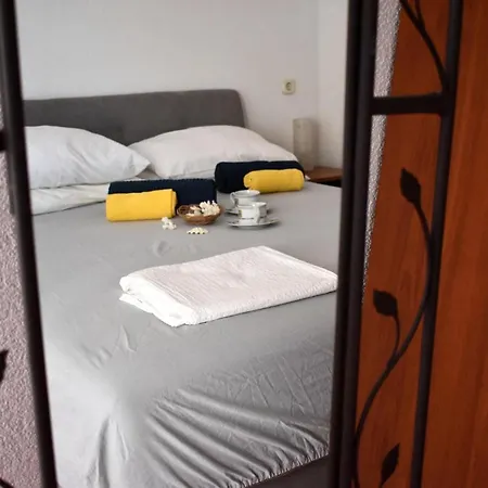Vujica, Okrug Gornji Apartamento *