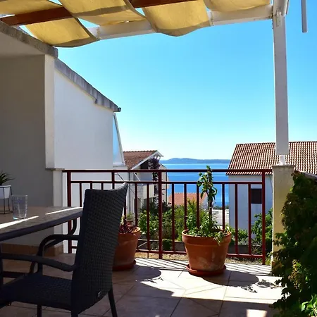 Vujica, Okrug Gornji Apartamento