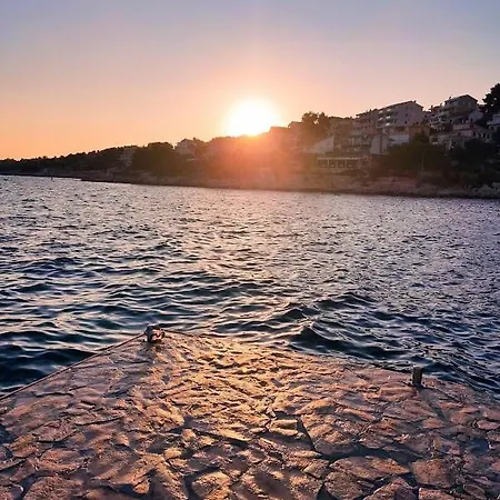 Apartamento Vujica, Okrug Gornji *