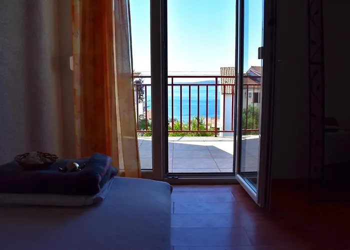 Apartament Vujica, Okrug Gornji