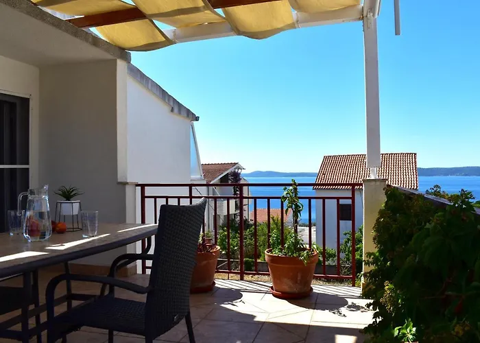 Vujica, Okrug Gornji Apartament