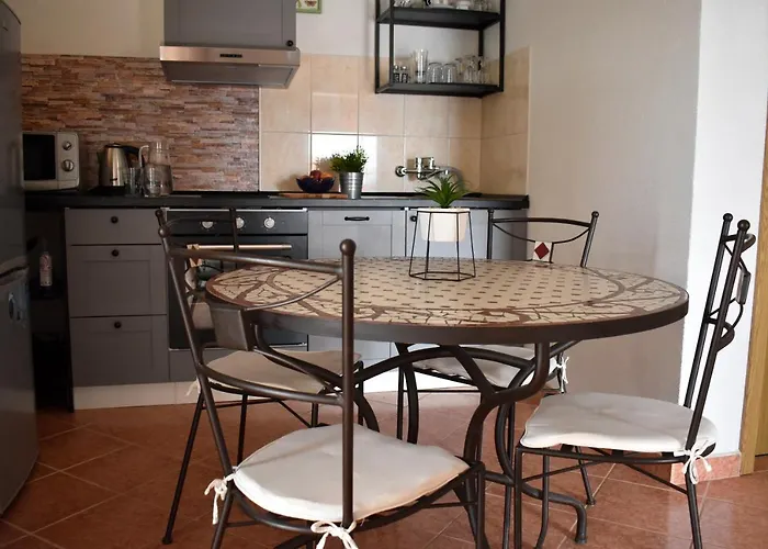 Vujica, Okrug Gornji Apartament Trogir