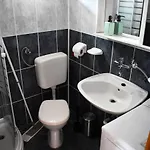 Vujica, Okrug Gornji Apartment