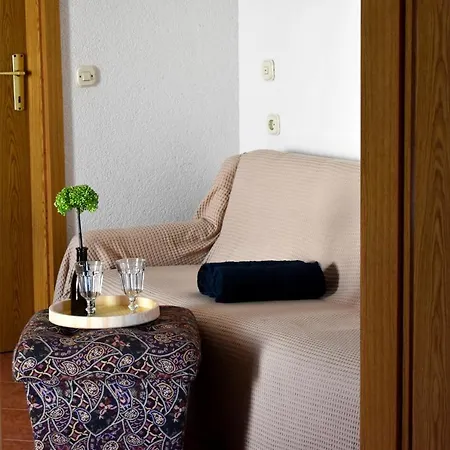 Vujica, Okrug Gornji Trogir