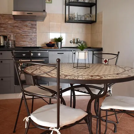 Vujica, Okrug Gornji Apartament Trogir