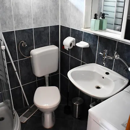 Vujica, Okrug Gornji Apartament